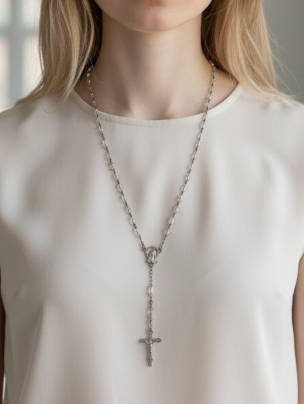 Chic Silver Necklace with Mother Mary  Chain